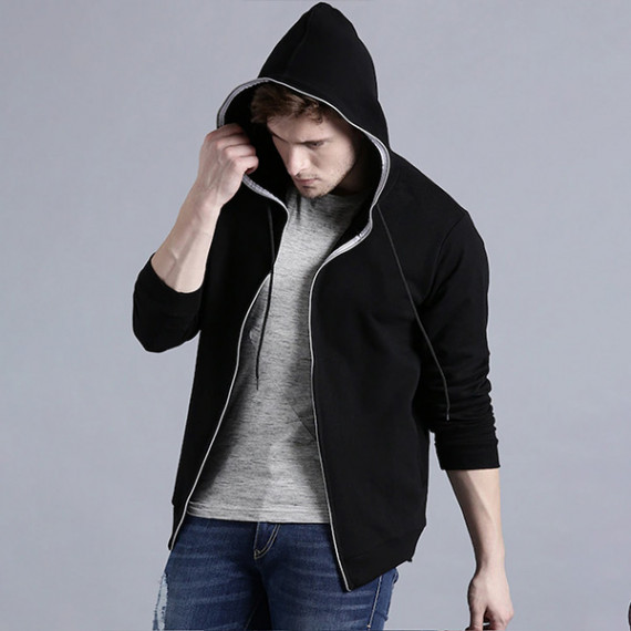 https://designerszone.in/vi/products/men-black-solid-hooded-sweatshirt