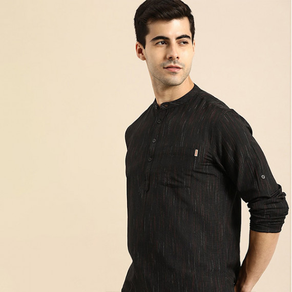 https://designerszone.in/vi/products/men-black-woven-design-kurta