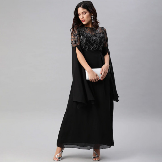 https://designerszone.in/vi/products/black-embellished-slit-sleeves-maxi-dress