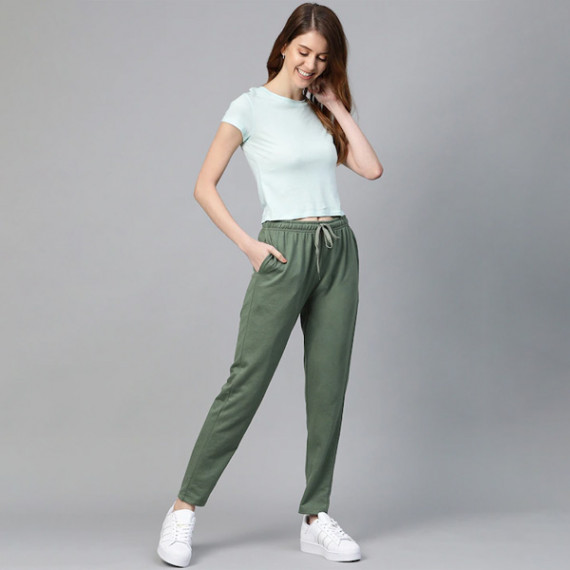 https://designerszone.in/vi/products/women-black-solid-side-stripes-cropped-track-pants