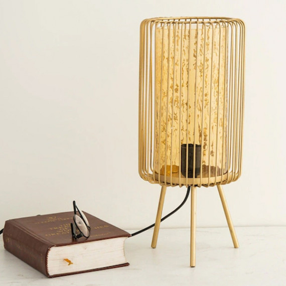 https://designerszone.in/vi/products/gold-toned-adobe-wire-novelty-table-lamp