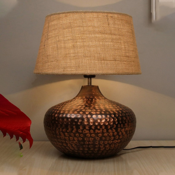 https://designerszone.in/vi/products/brown-antique-hammered-table-lamp-with-jute-shade