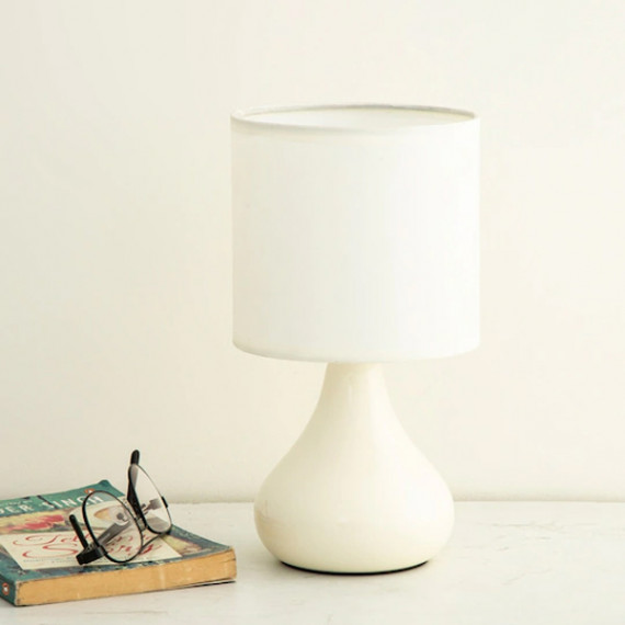 https://designerszone.in/vi/products/white-solid-ambrose-corienth-contemporary-ceramic-table-lamp