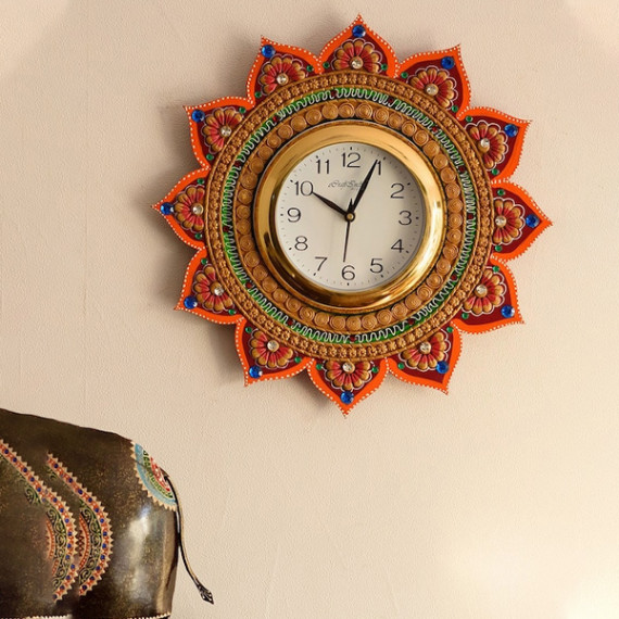 https://designerszone.in/vi/products/white-dial-wooden-3556-cm-handcrafted-analogue-wall-clock