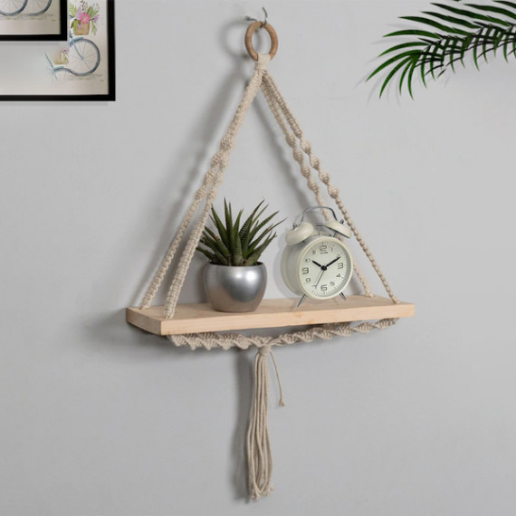 https://designerszone.in/vi/products/beige-triangle-macrame-wall-hanging-shelf