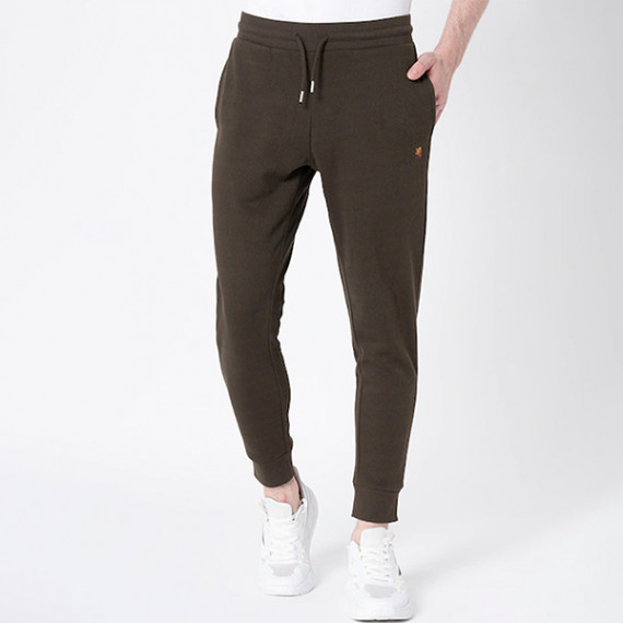 https://designerszone.in/vi/products/men-olive-solid-joggers