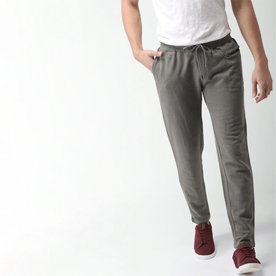 https://designerszone.in/vi/products/men-grey-regular-fit-solid-track-pants