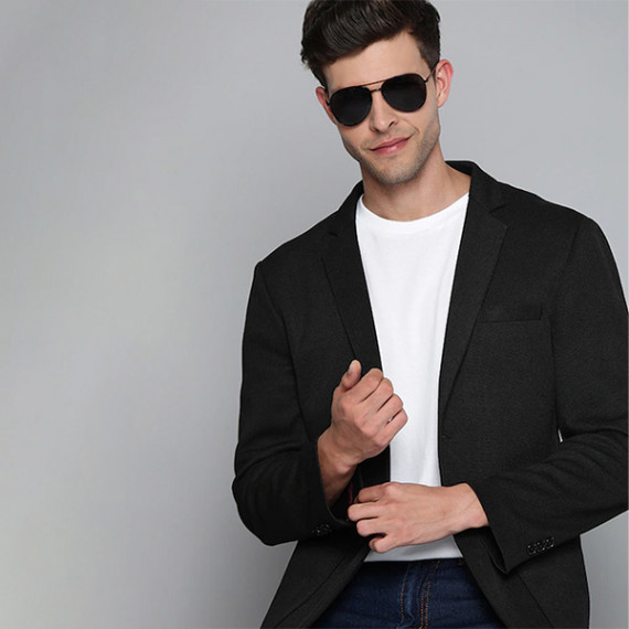 https://designerszone.in/vi/products/men-black-textured-regular-fit-single-breasted-blazer