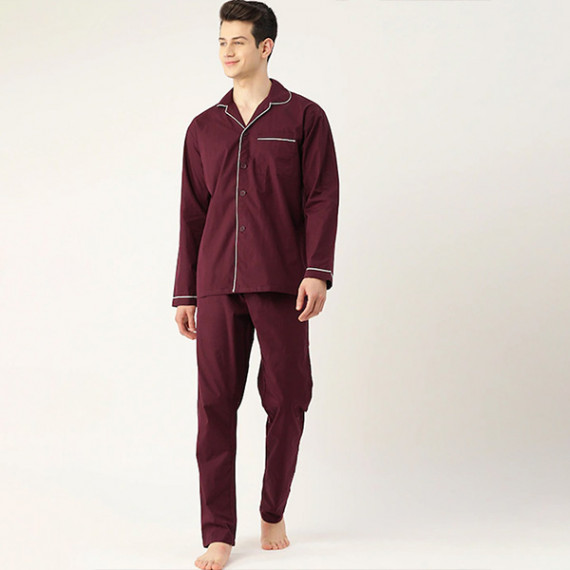 https://designerszone.in/vi/products/men-burgundy-pure-cotton-solid-nightsuit