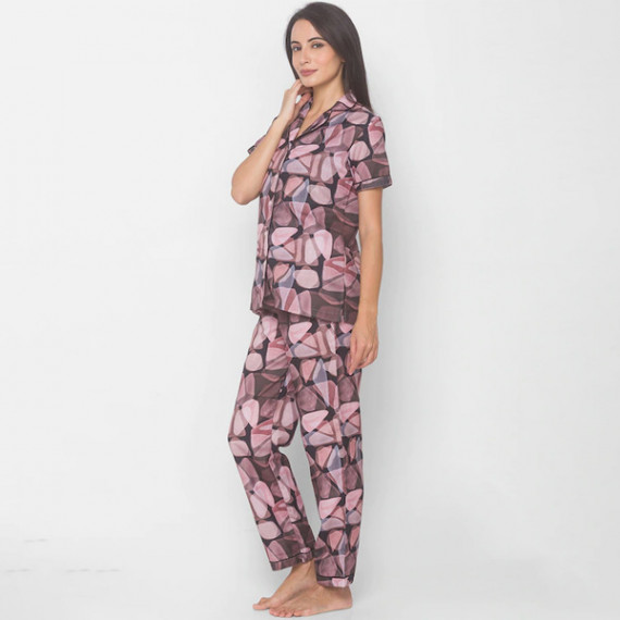 https://designerszone.in/vi/products/women-black-abstract-printed-nightwear