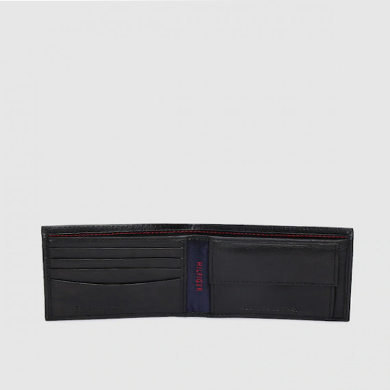 https://designerszone.in/vi/products/men-black-solid-genuine-leather-two-fold-wallet